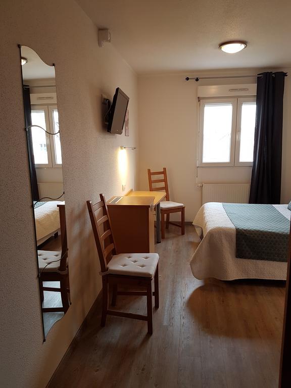 Hotel Des Bois Seltz エクステリア 写真