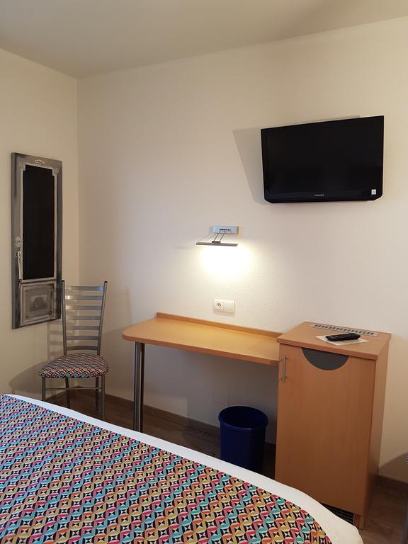 Hotel Des Bois Seltz エクステリア 写真